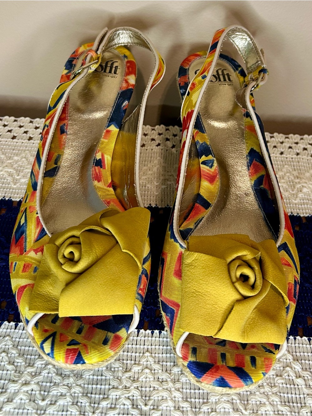 Sofft Yellow Floral-Pattern Slingback Sandals with Rosette